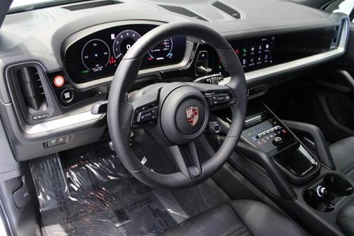 2025 Porsche Cayenne Base