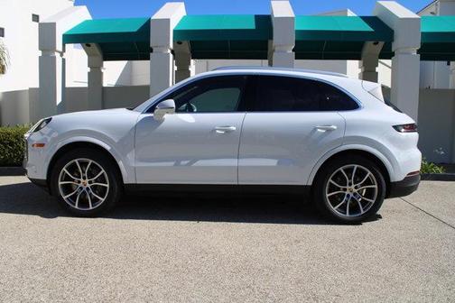 2025 Porsche Cayenne Base