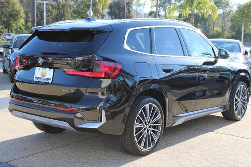 Black Sapphire Metallic 2026 BMW X1 xDrive28i