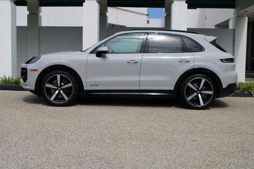 2026 Porsche Cayenne GTS