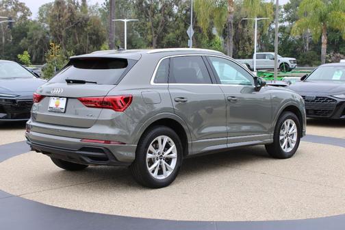 Chronos Gray Metallic 2025 Audi Q3 45 S line Premium