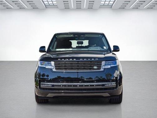 2025 Land Rover Range Rover P550e SE