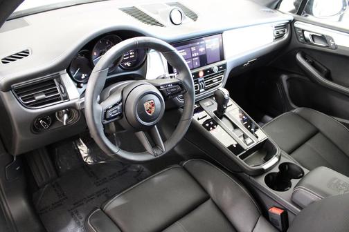 Jet Black Metallic 2026 Porsche Macan Base