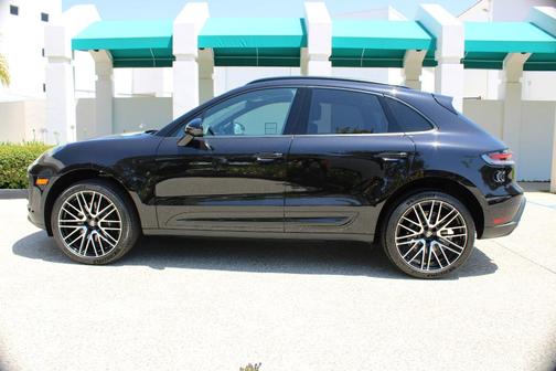 Jet Black Metallic 2026 Porsche Macan Base
