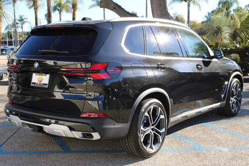 Black Sapphire Metallic 2026 BMW X5 xDrive40i