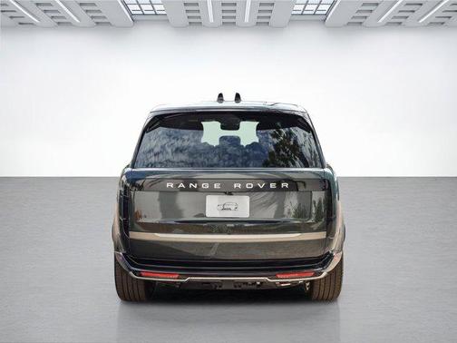2025 Land Rover Range Rover P530 SE 7 Seat