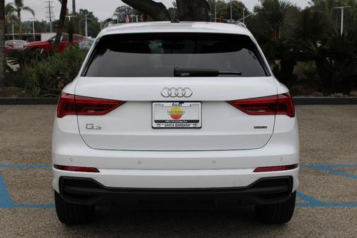 Arkona White 2025 Audi Q3 45 S line Premium