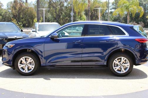 Navarra Blue Metallic 2026 Audi Q5