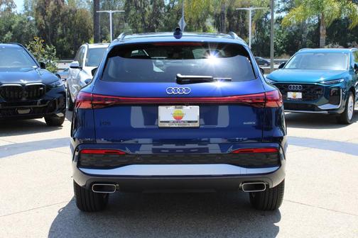 Navarra Blue Metallic 2026 Audi Q5