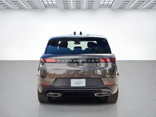 2025 Land Rover Range Rover Sport P360 SE