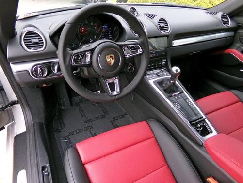 2025 Porsche 718 Cayman Style Edition