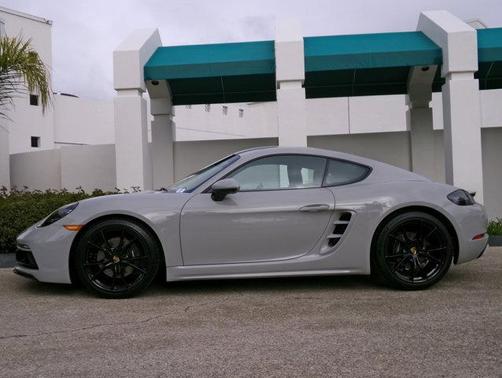 2025 Porsche 718 Cayman Style Edition