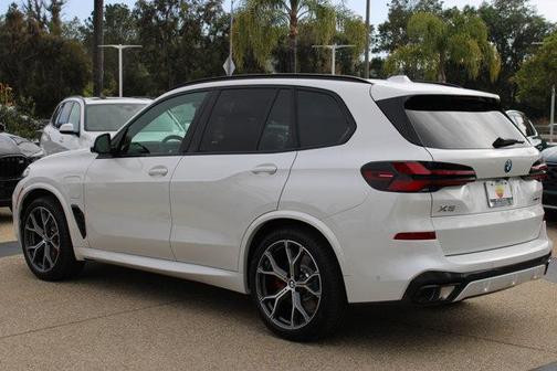 Mineral White Metallic 2026 BMW X5 PHEV xDrive50e