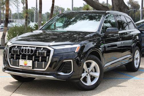 2025 Audi Q7 45 Premium