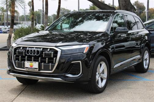 2025 Audi Q7 45 Premium