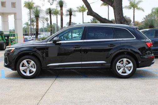 2025 Audi Q7 45 Premium