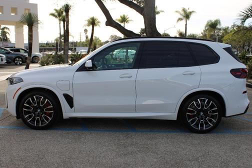 Alpine White 2026 BMW X5 PHEV xDrive50e