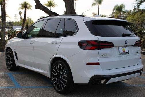 Alpine White 2026 BMW X5 PHEV xDrive50e
