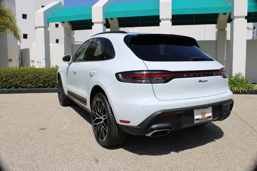 Carrara White Metallic 2026 Porsche Macan Base