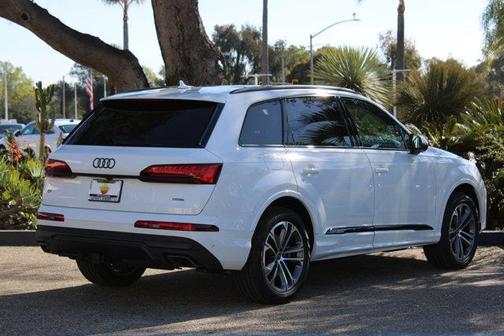 2026 Audi Q7 Premium Plus