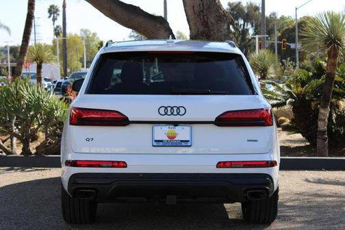 2026 Audi Q7 Premium Plus