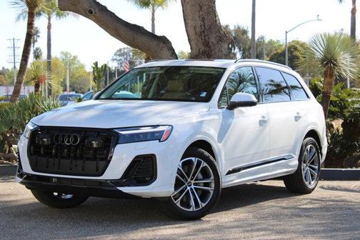 2026 Audi Q7 Premium Plus