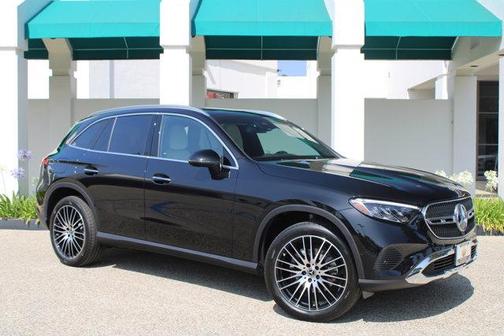 Obsidian Black Metallic 2026 Mercedes-Benz GLC 300 Base