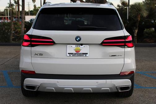 Alpine White 2026 BMW X5 PHEV xDrive50e