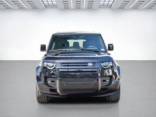 2025 Land Rover Defender P400 X-Dynamic SE