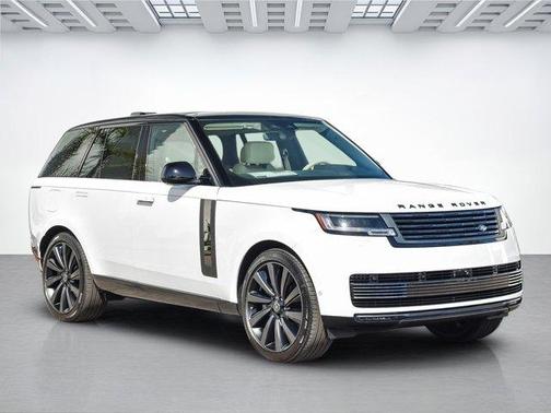 2025 Land Rover Range Rover P615 SV