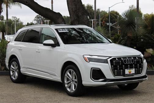 2025 Audi Q7 45 Premium