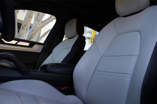 2025 Porsche Cayenne Base