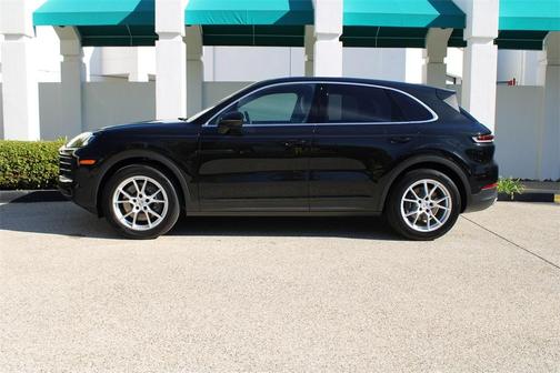 2025 Porsche Cayenne Base