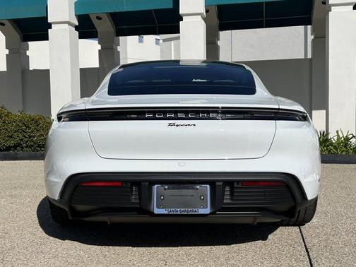 2025 Porsche Taycan 