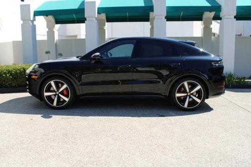 2025 Porsche Cayenne GTS