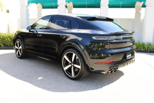 2025 Porsche Cayenne GTS