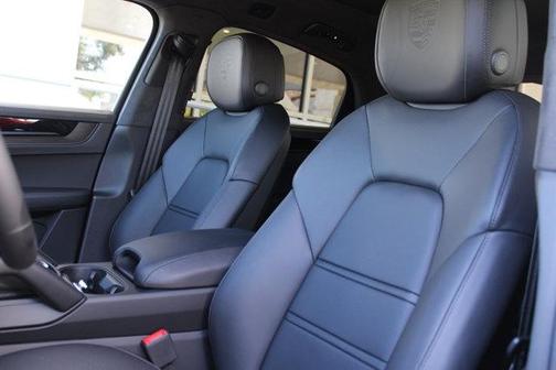 2025 Porsche Cayenne GTS