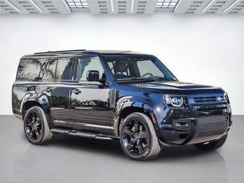 2025 Land Rover Defender X-Dynamic SE