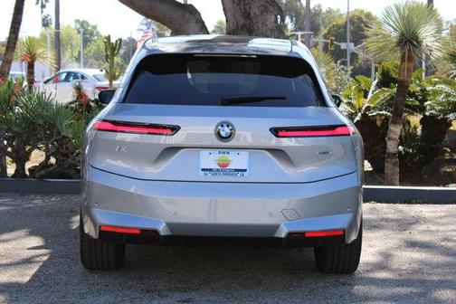 2026 BMW iX xDrive45