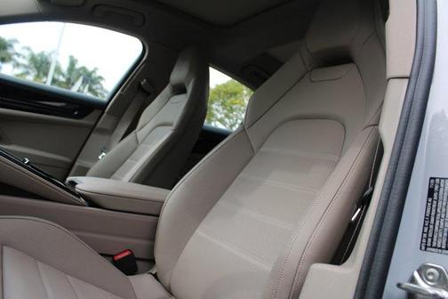 2026 Porsche Panamera 