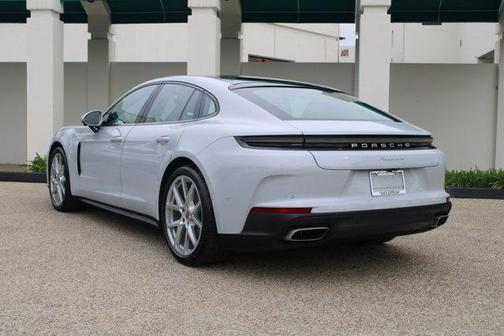 2026 Porsche Panamera 