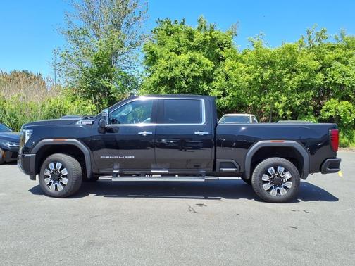 Onyx Black 2024 GMC Sierra 2500 Denali