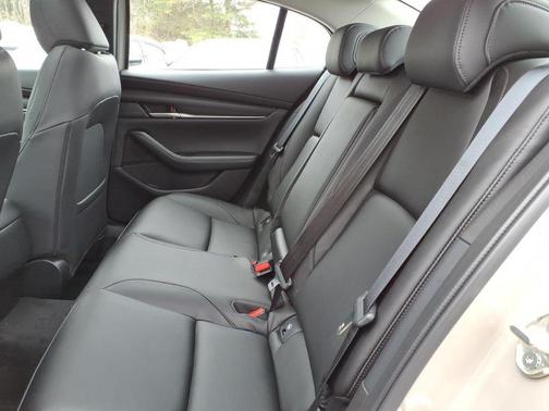 Platinum Quartz Metallic 2026 Mazda Mazda3 FWD w/Preferred Package