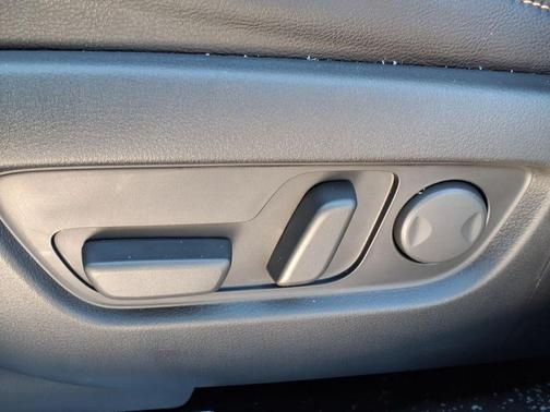 Rhodium White Premium 2026 Mazda CX-90 SE