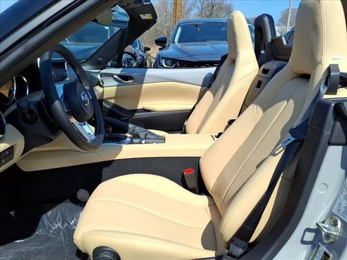 Metallic 2026 Mazda MX-5 Miata GRAND TOURING