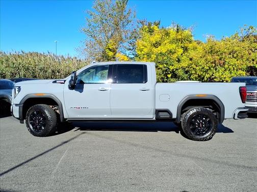 2025 GMC Sierra 2500 AT4