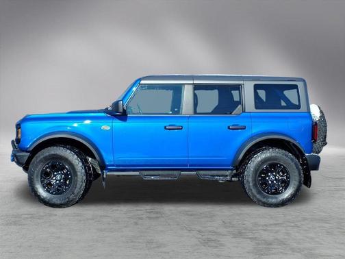 Velocity Blue Metallic 2024 Ford Bronco Wildtrak