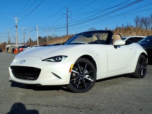 Snowflake White Pearl 2025 Mazda MX-5 Miata Grand Touring Convertible