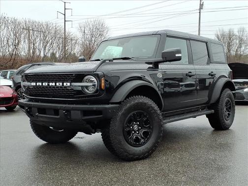 Shadow Black 2024 Ford Bronco Wildtrak