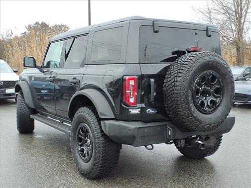 Shadow Black 2024 Ford Bronco Wildtrak